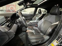 تۆیۆتا کامری